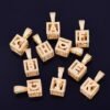 Pendentif Carré Alphabet Stéréoscopique Doré - 3