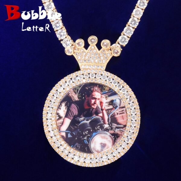 Collier photo pour hommes avec lettre en relief doré - 1