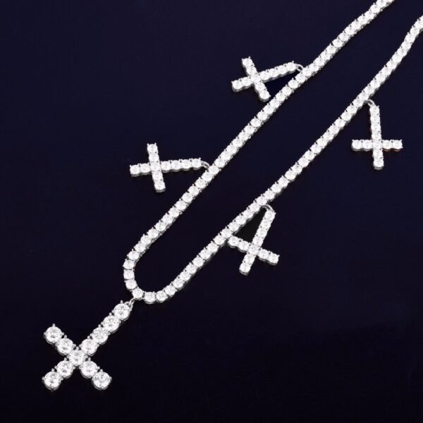 Collier pendentif croix dorée en zircon pour homme