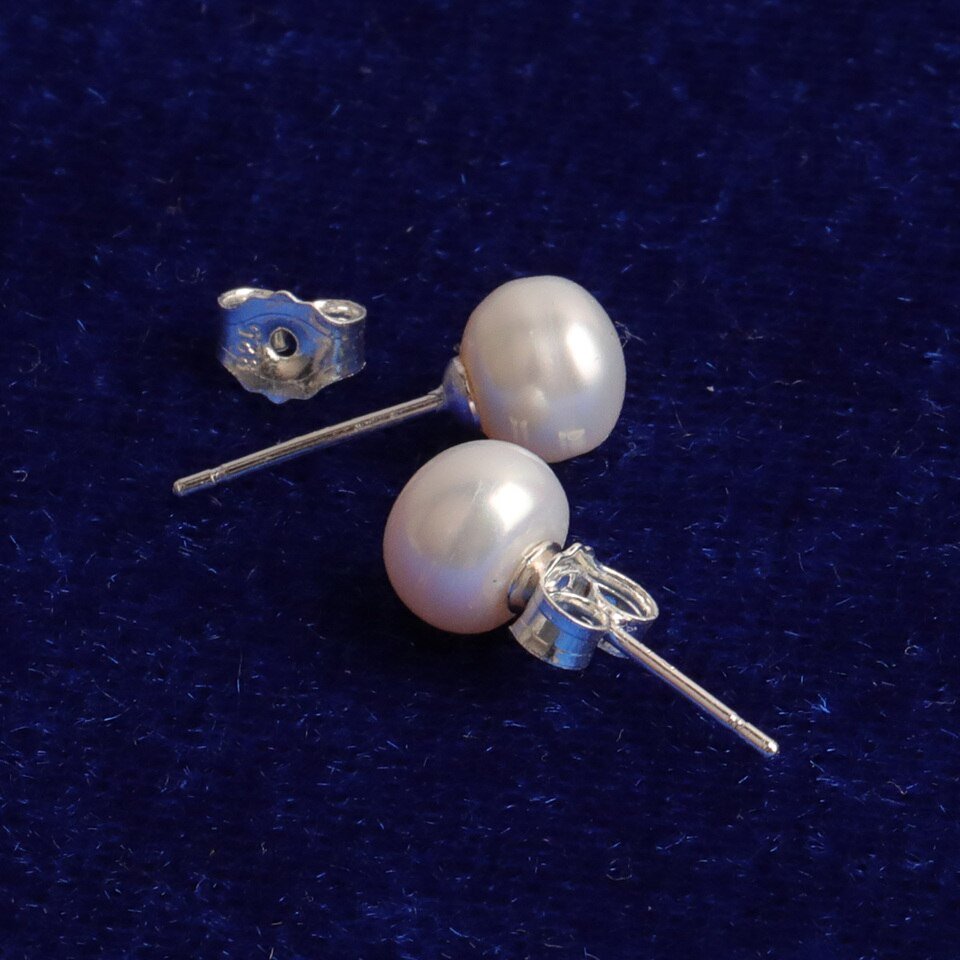 Boucles d'oreilles perles avec lettre en relief pour femmes - 4