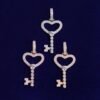 Collier clé pour femmes en doré orné de strass - 3