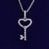 Collier clé pour femmes en doré orné de strass - 7