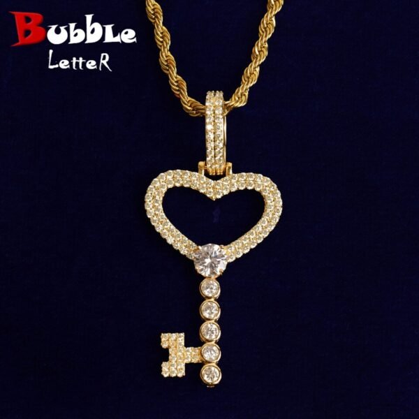 Collier clé pour femmes en doré orné de strass - 1
