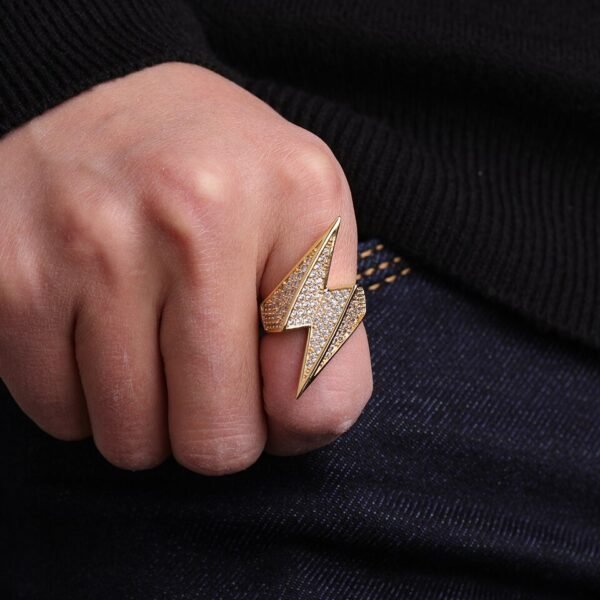 Bague Éclair Lettre Bombée Dorée - 5